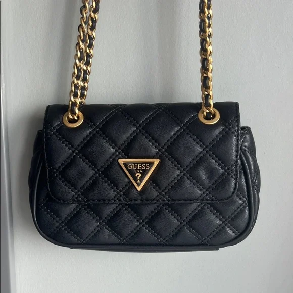 GUESS Black Quilted Chain Shoulder Bag - Picture 1 of 4